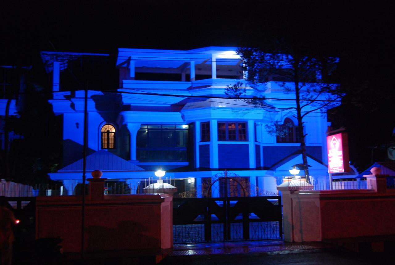 Hotel Jj Inn Kochi Екстер'єр фото
